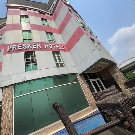 Presken Hotel At International Airport Road Ikeja Exterior photo