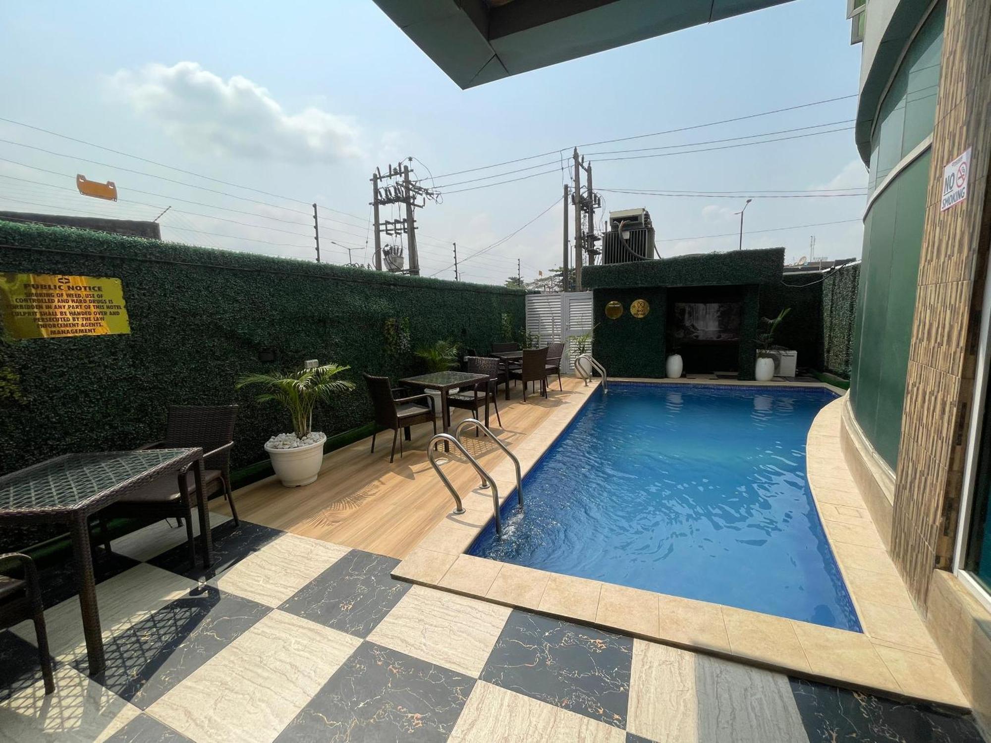 Presken Hotel At International Airport Road Ikeja Exterior photo