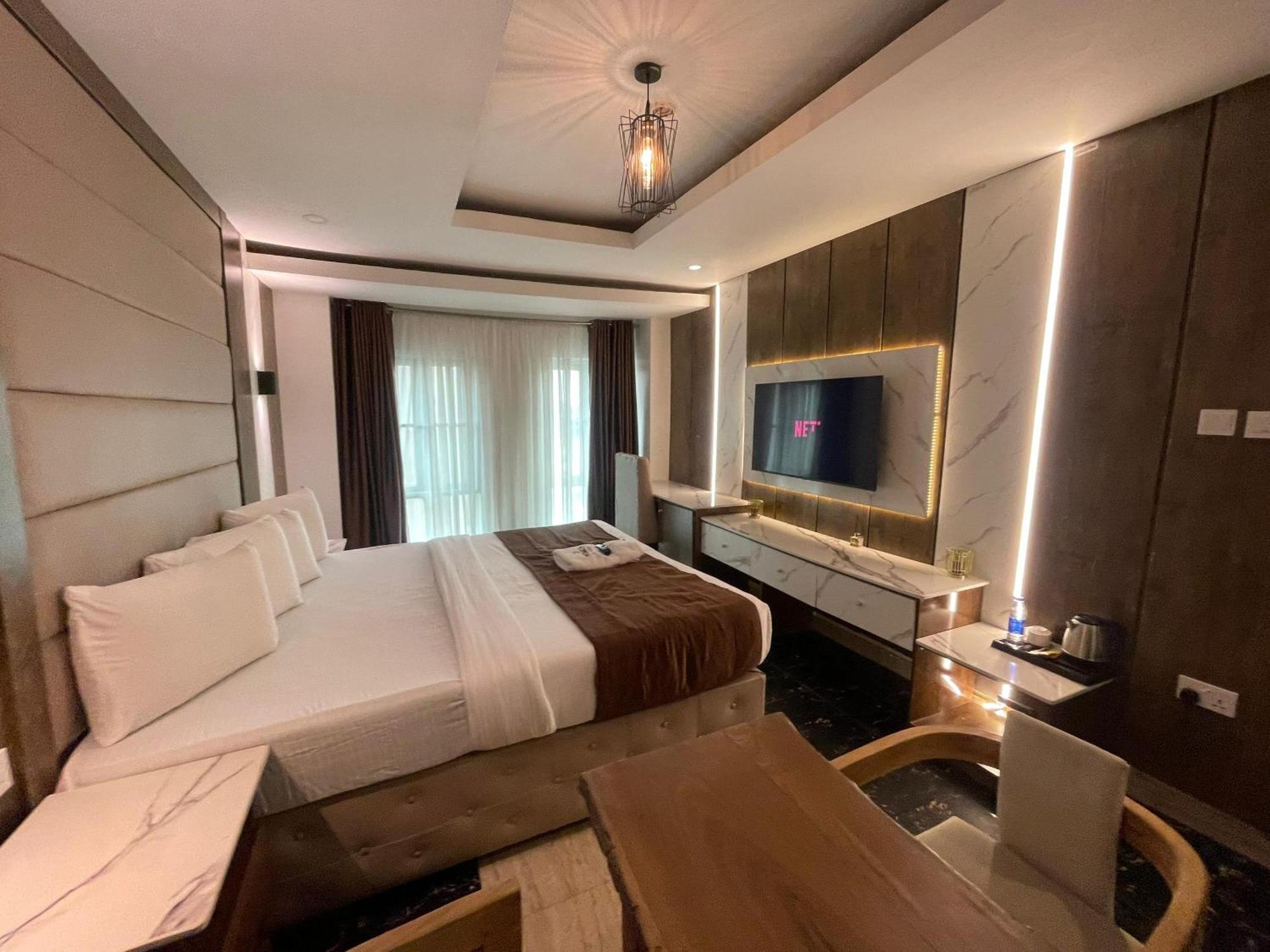 Presken Hotel At International Airport Road Ikeja Exterior photo