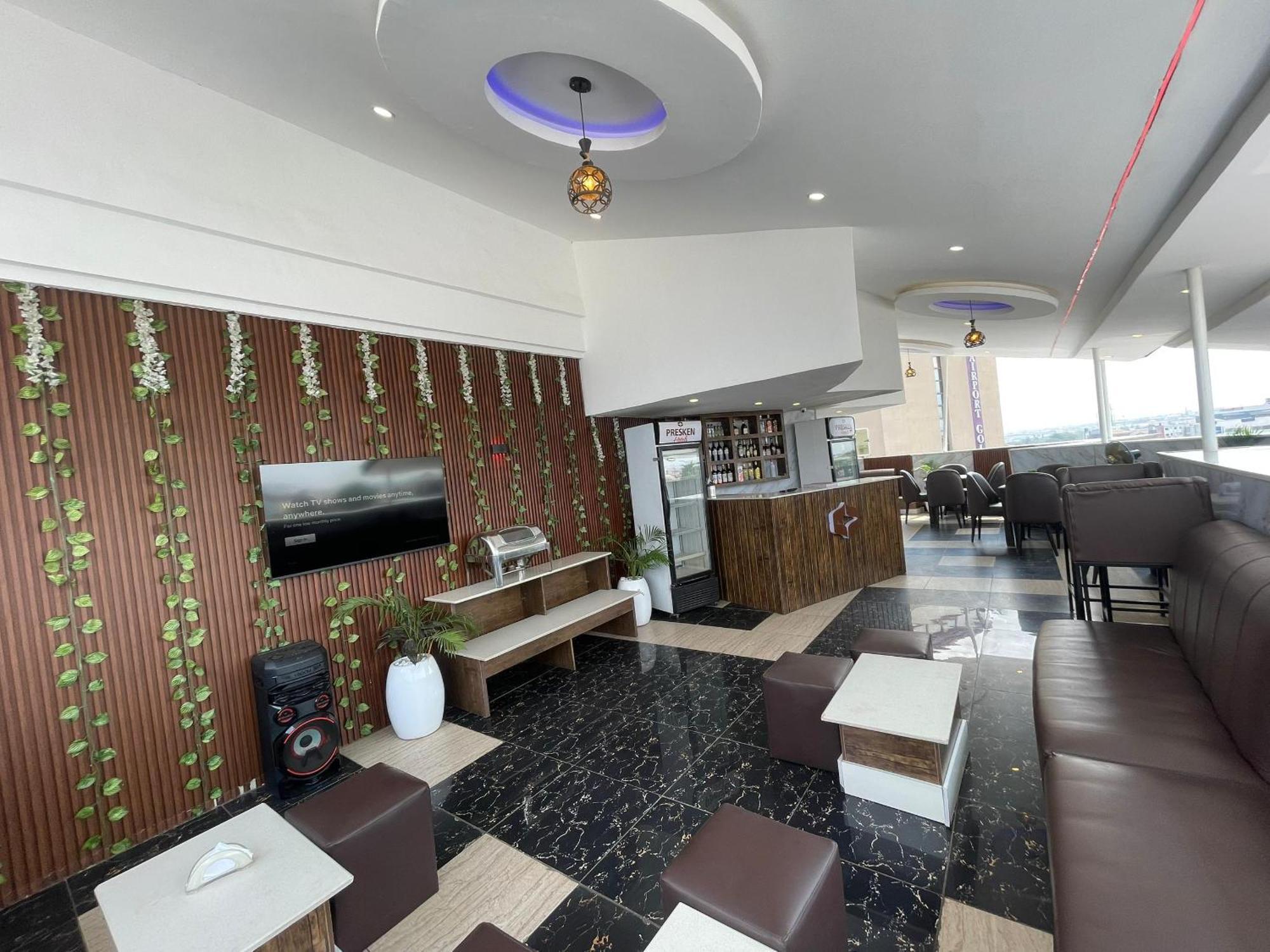 Presken Hotel At International Airport Road Ikeja Exterior photo