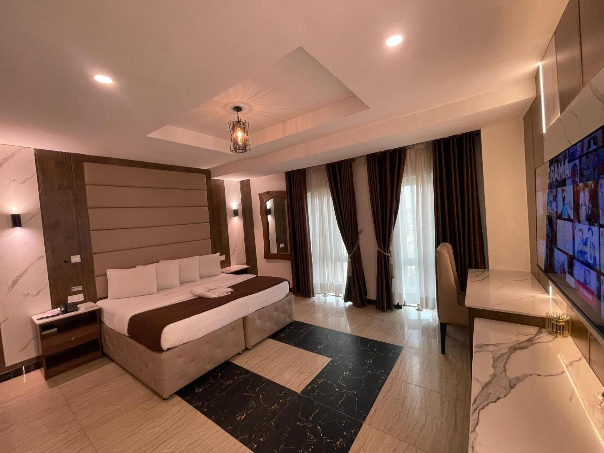 Presken Hotel At International Airport Road Ikeja Exterior photo